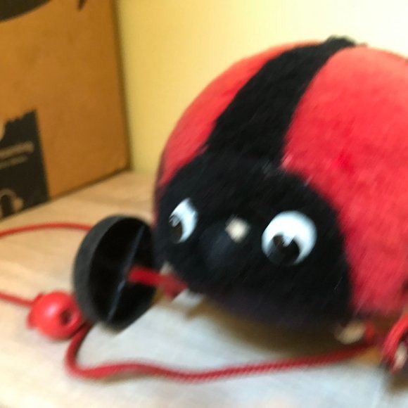 VINTAGE MERRYTHOUGHT BRAND LADYBUG LADY BIRD ON WHEELS PULL TOY - Picture 2 of 6